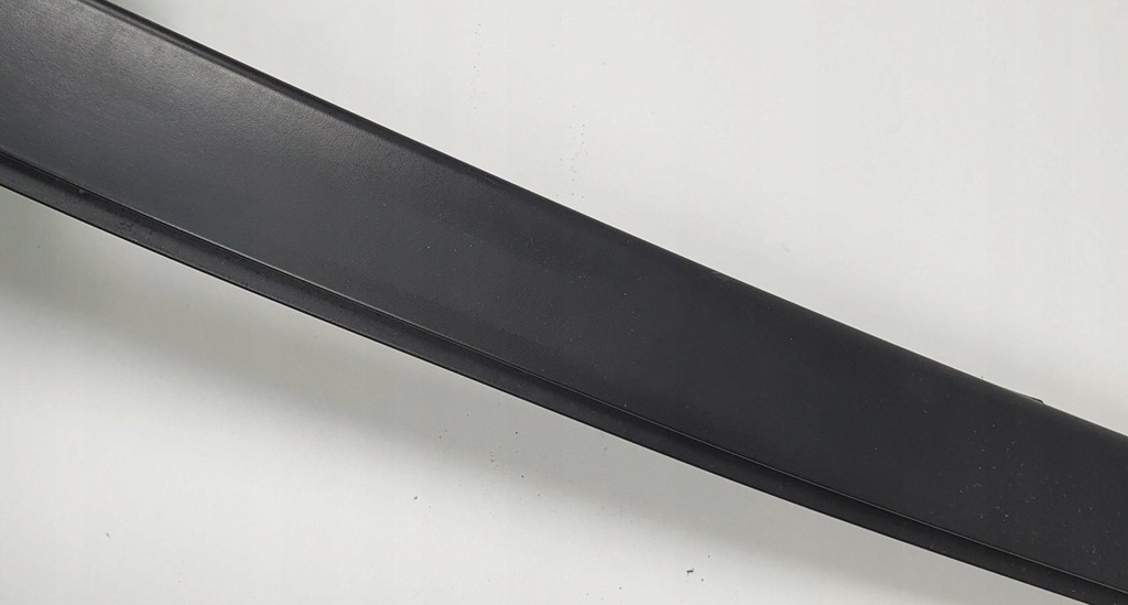 фото №9, Молдинг скло лобове права mercedes w201