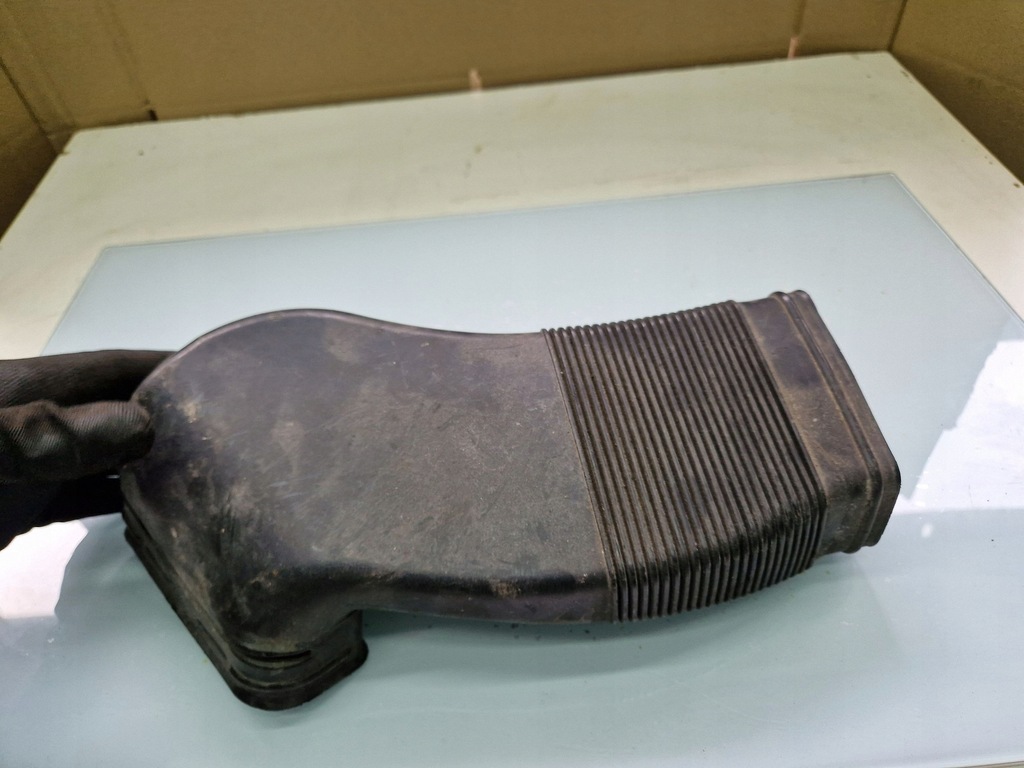 фото №6, Audi a6 s6 c5 4b 2001 частина труби впуску повітря