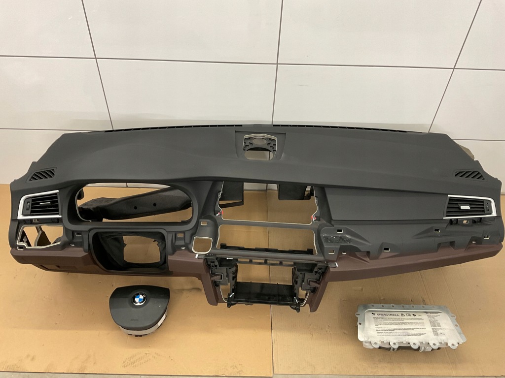 фото №1, Bmw 5 gt f07 панель приладів консоль подушка bez hud