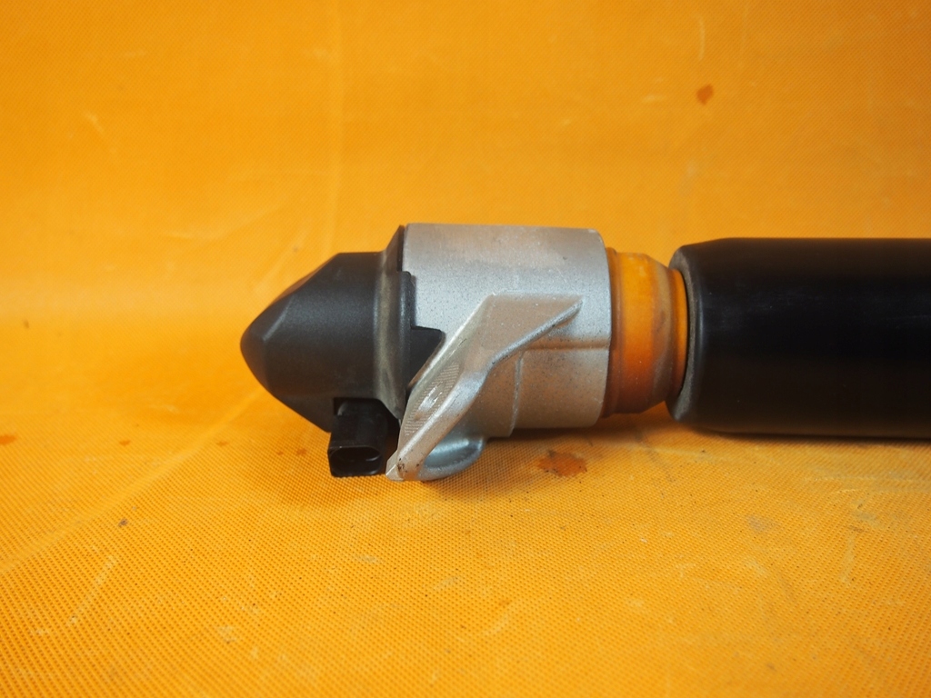 Audi e-tron амортизатор задний  lh правый 4ke615025e 27km Доставка