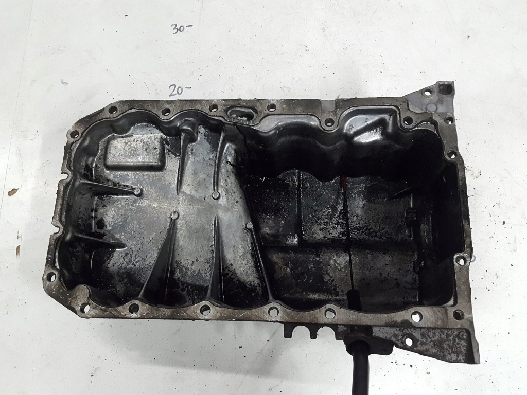 Mini cooper r55 r56 рестайлинг  1.6 d поддон масляная Цена