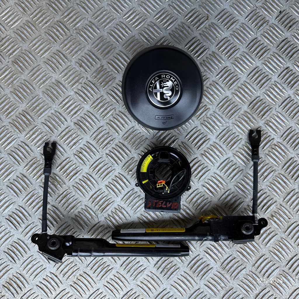 фото №3, Панель приладів комплектна подушка безпеки консоль ремені панель приладів alfa romeo stelvio 2018 rok