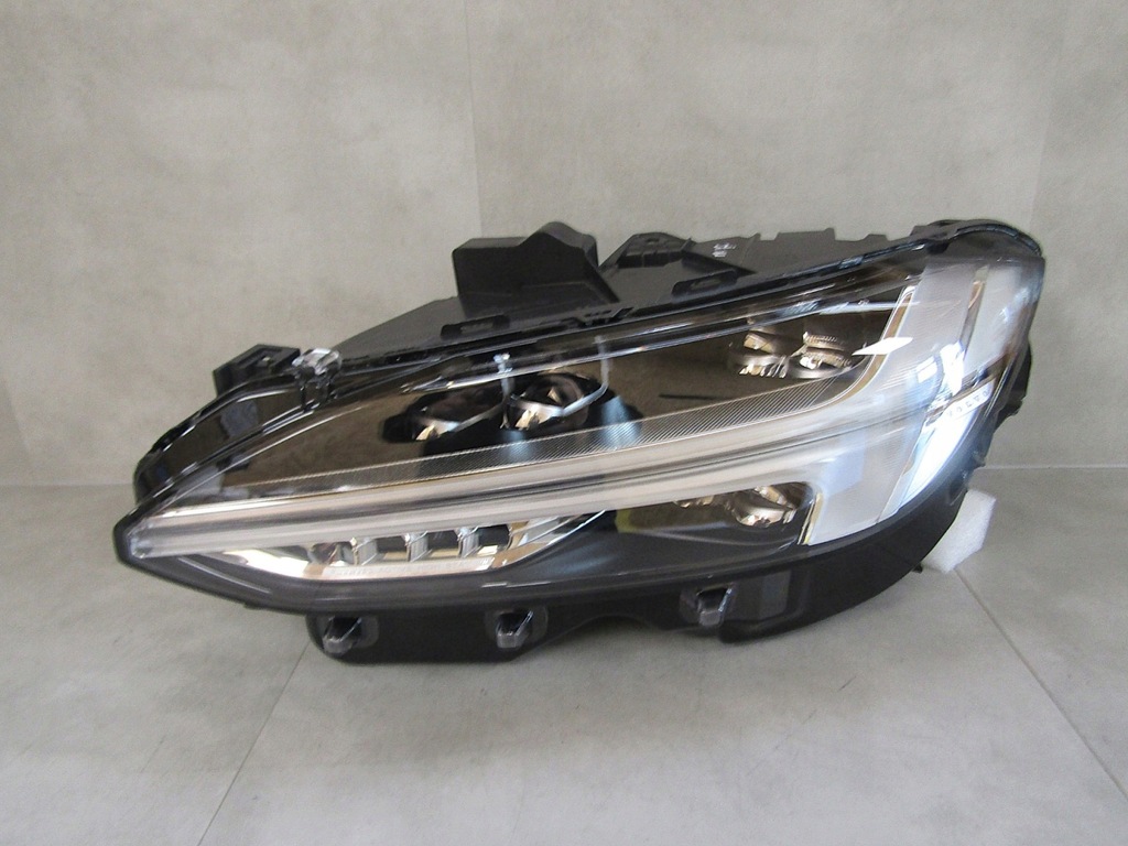 фото №1, Лампа перед volvo v90 s90 full led active high beam lh левая 16- 31386164