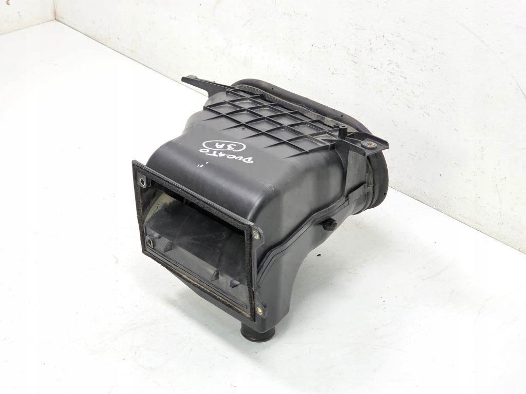 Boxer ducato 06-14 впуск воздухозаборник воздуха 1355562080 3a в Украине