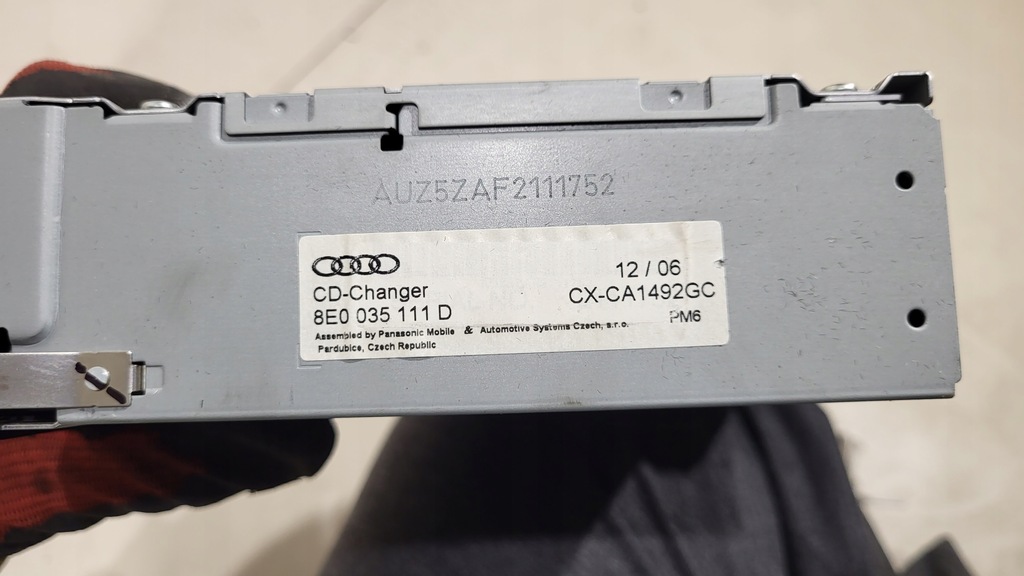 фото №5, Zieniarka cd audi a4 b7 04-07 8e0035111d