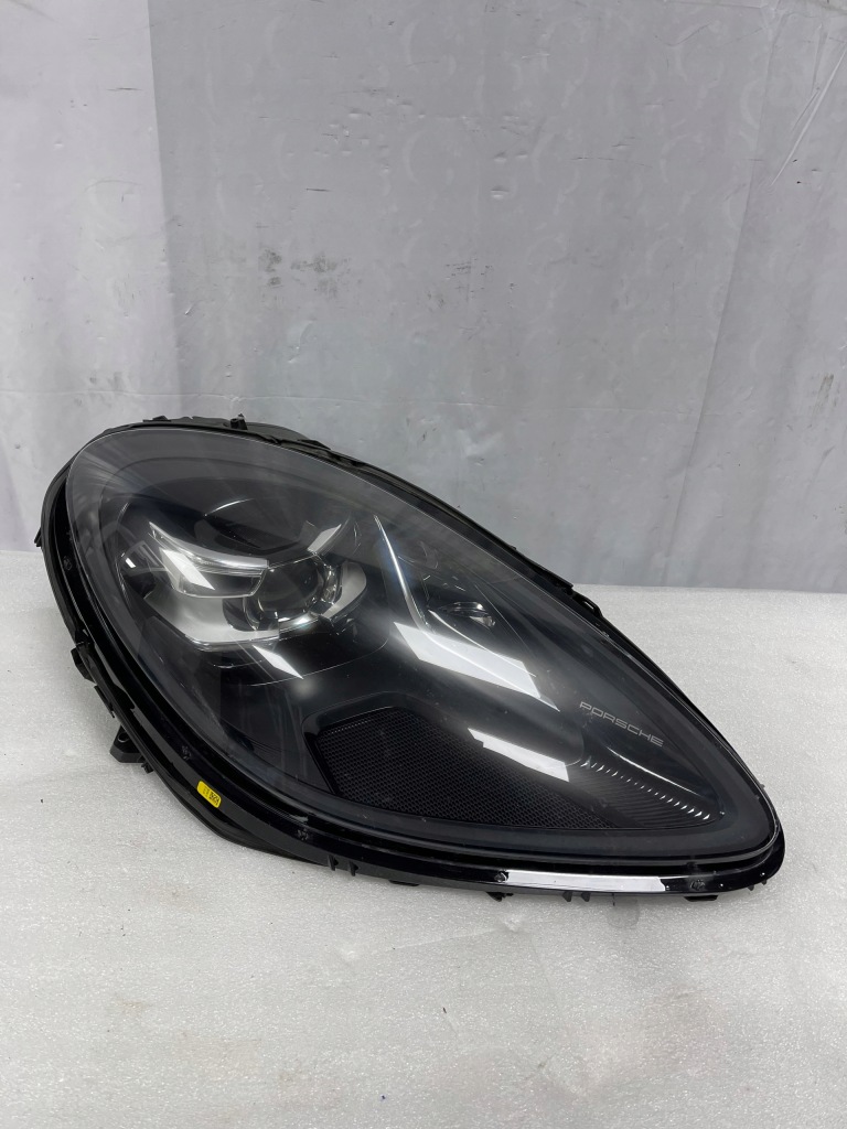 Купити Фара правий porsche macan рестайлінг  full led 2020