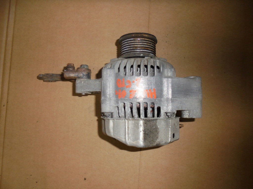 фото №1, Toyota hiace 2.5 d 06-12 генератор