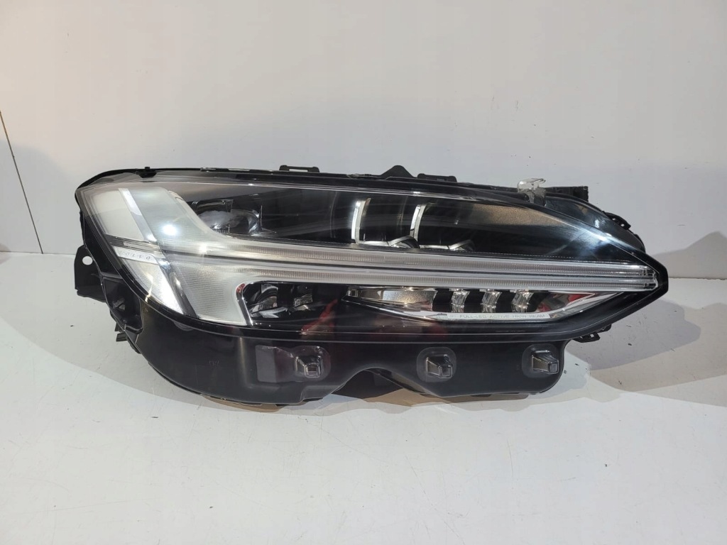 Купить Volvo v90 фара active high beam - r 13568
