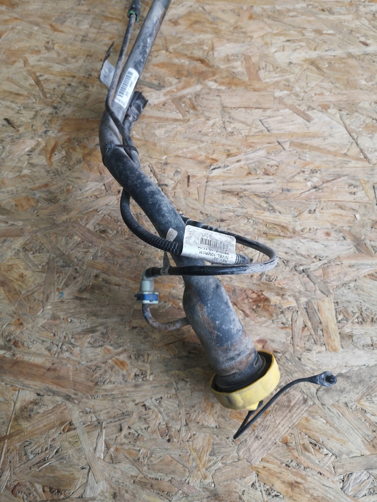 фото №2, Dodge grand caravan труба заливної пального