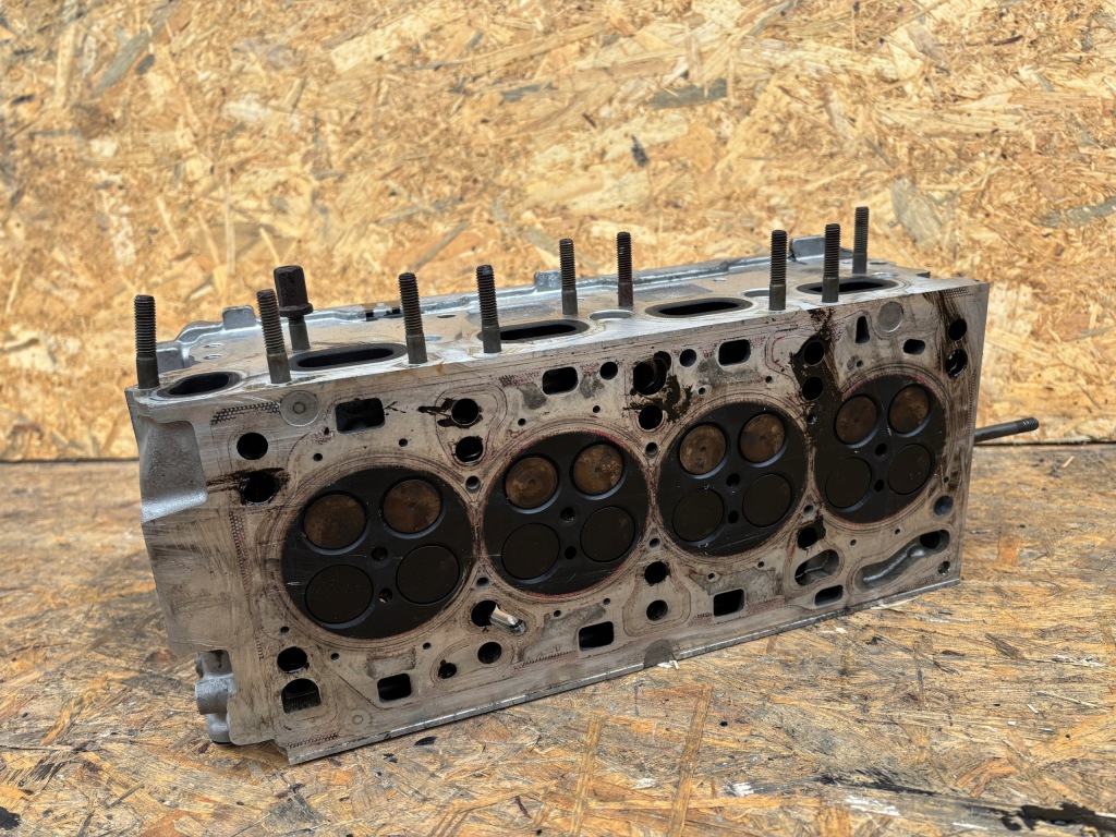 Audi vw головка комплектна 05l044ah 05l103308s 05l103308t Оригінал