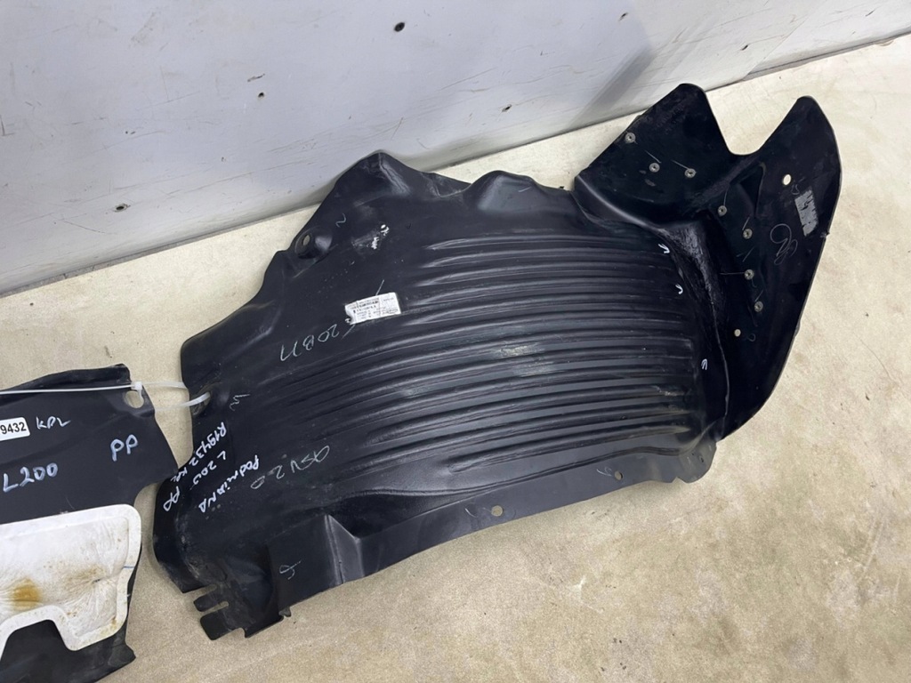 фото №12, Підкрилок mitsubishi l200 lift 19r.- праве передні оригінальні правий перед