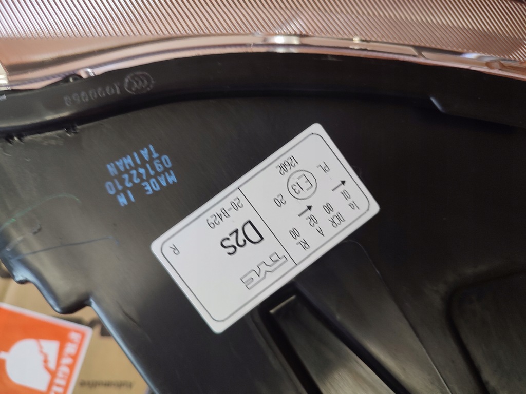 фото №11, Фара лампа права bi-xenon audi a6 c6 1338104e