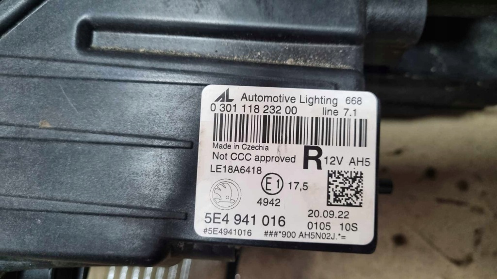 фото №7, Лампа правая skoda octavia iv 4 led 5e4