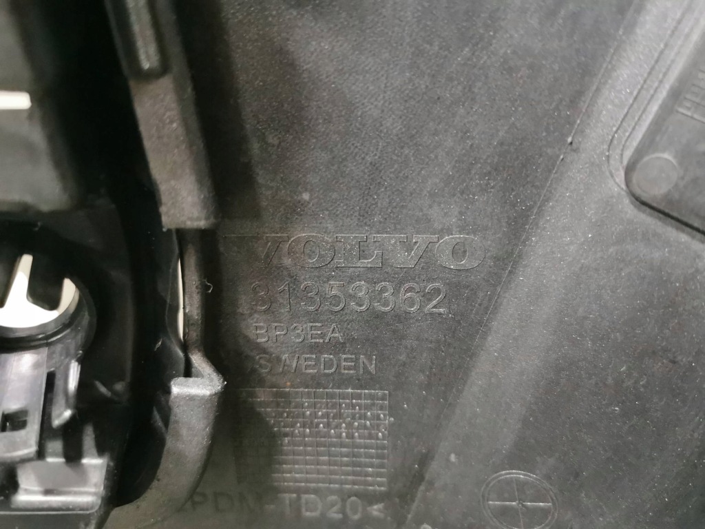 Бампер, решётка , решётка радиатора, решётки volvo xc-90 дорестайлинг  322. Киев