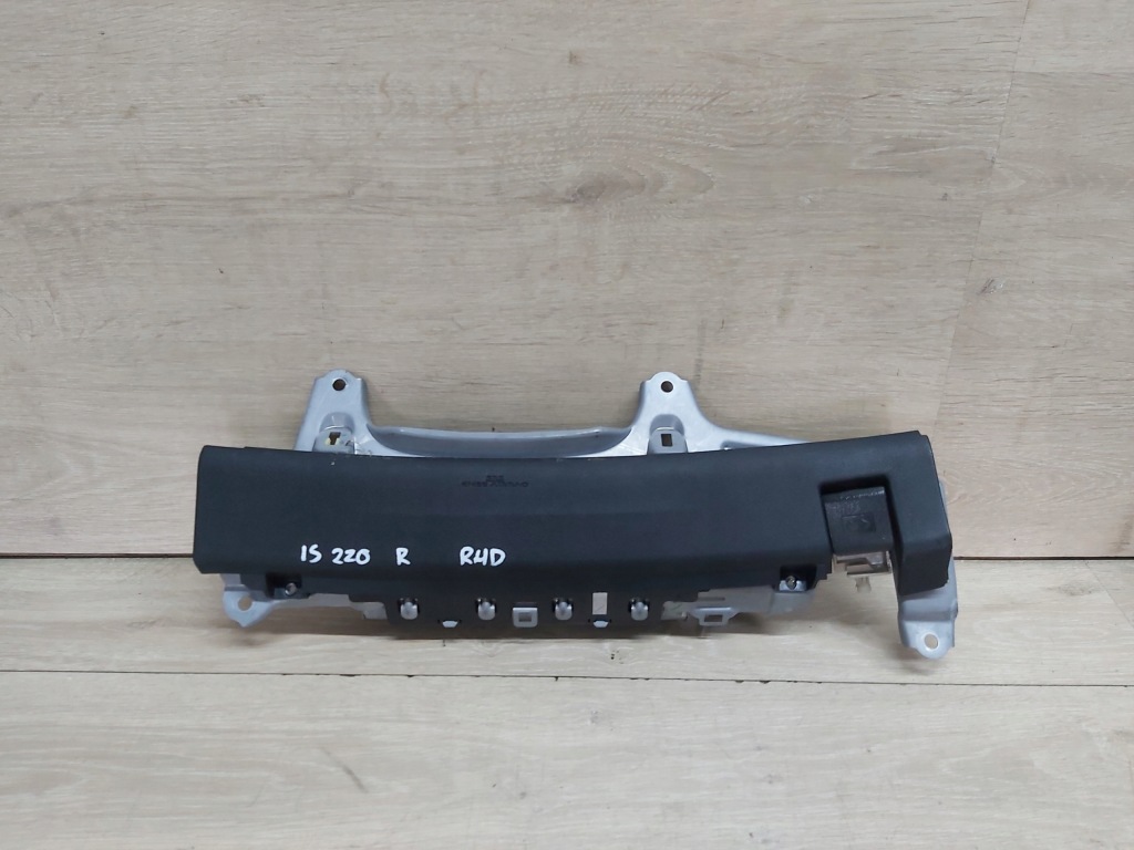 Купити Lexus is 2 200 220d подушка air bag колінна права піропатрон uk rhd