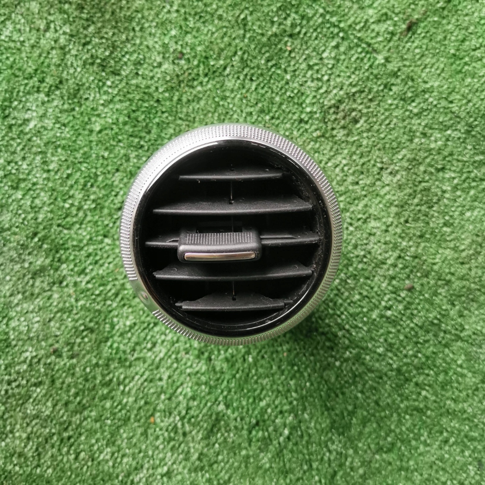 фото №1, Audi a3 8p решітка обдув консолі хром 8p0820901f