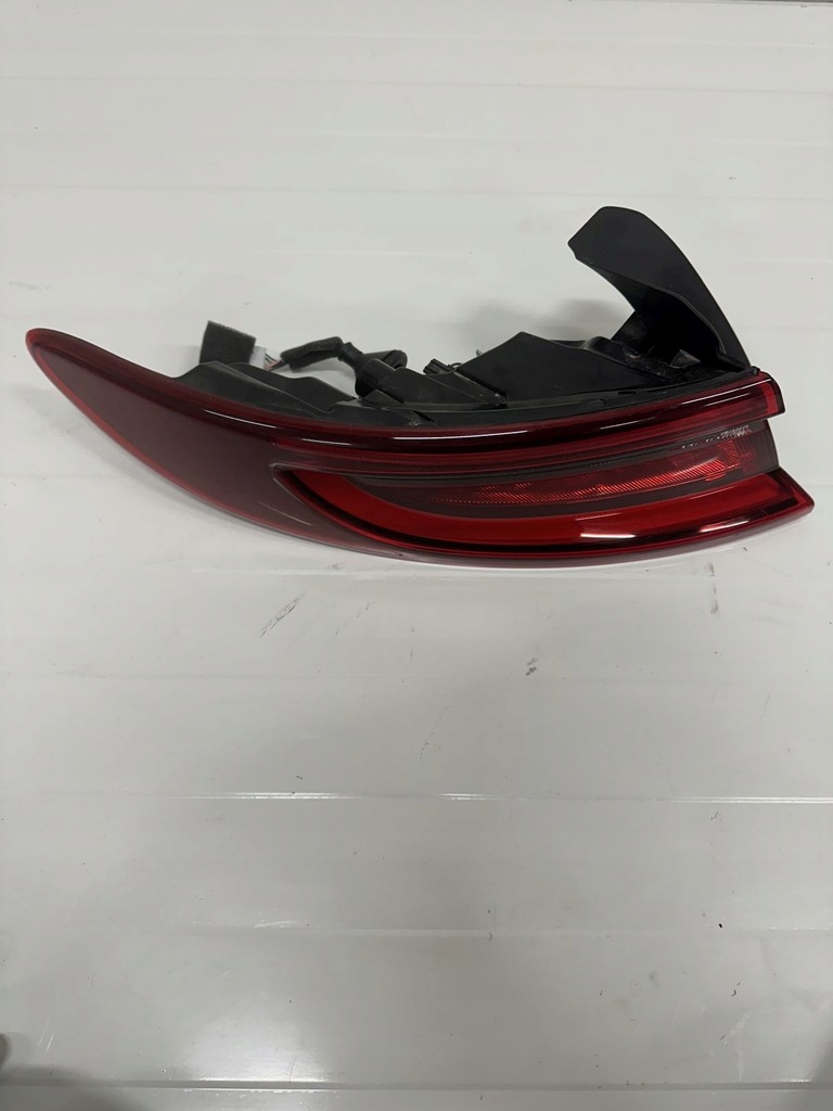 фото №1, Kia proceed iii лампа ліва задня задня 92401j7200 ідеальний стан