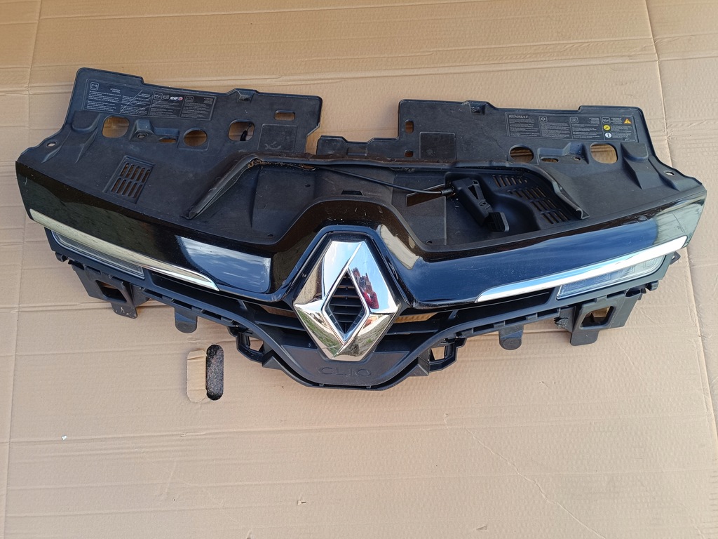 фото №1, Renault clio iv решётка радиатора