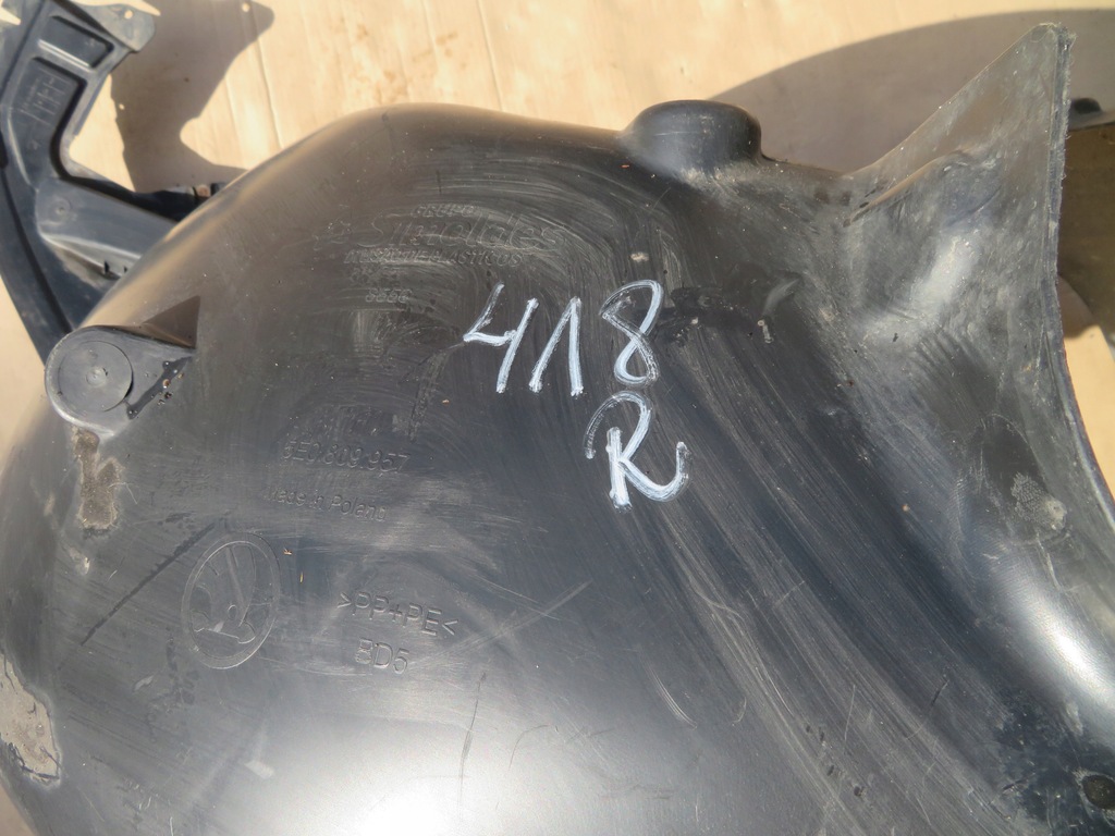 фото №14, Підкрилок ліва перед skoda octavia iii 5e0809957e