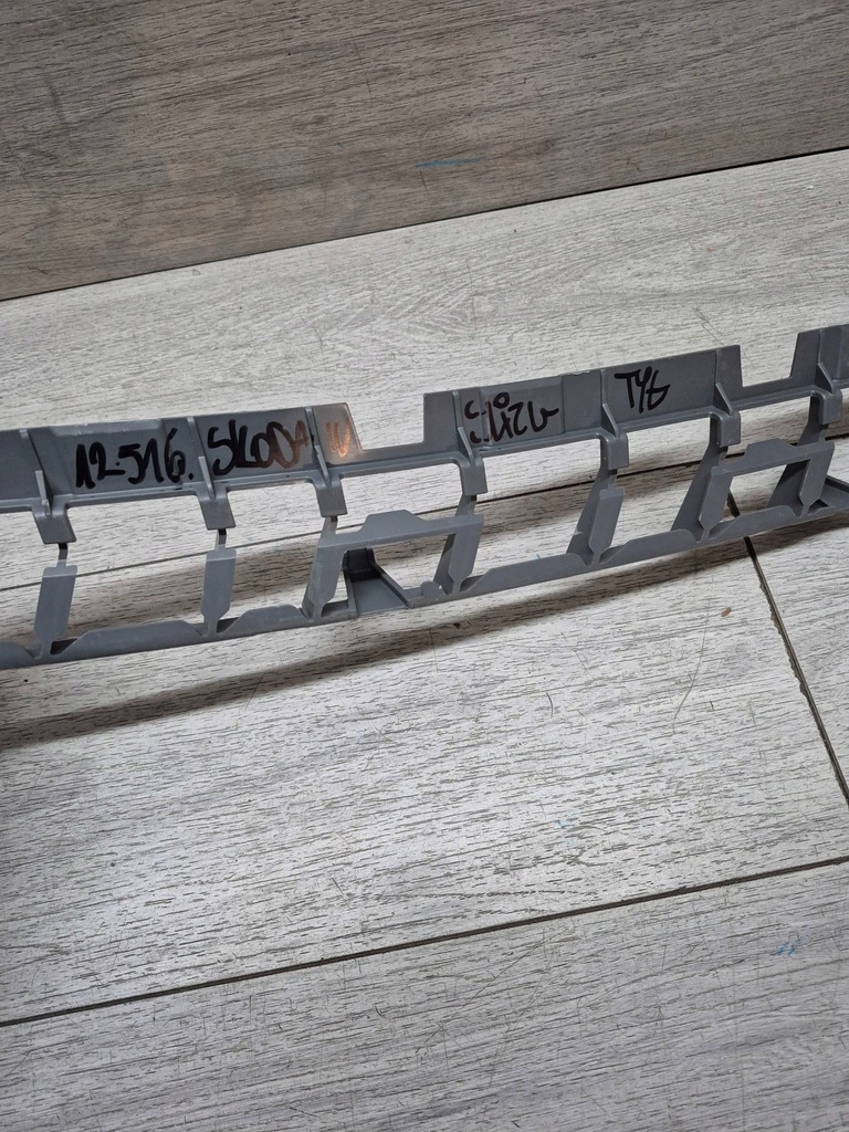 фото №6, 12516. skoda octavia iv направляющая бампер задняя 5e7807385