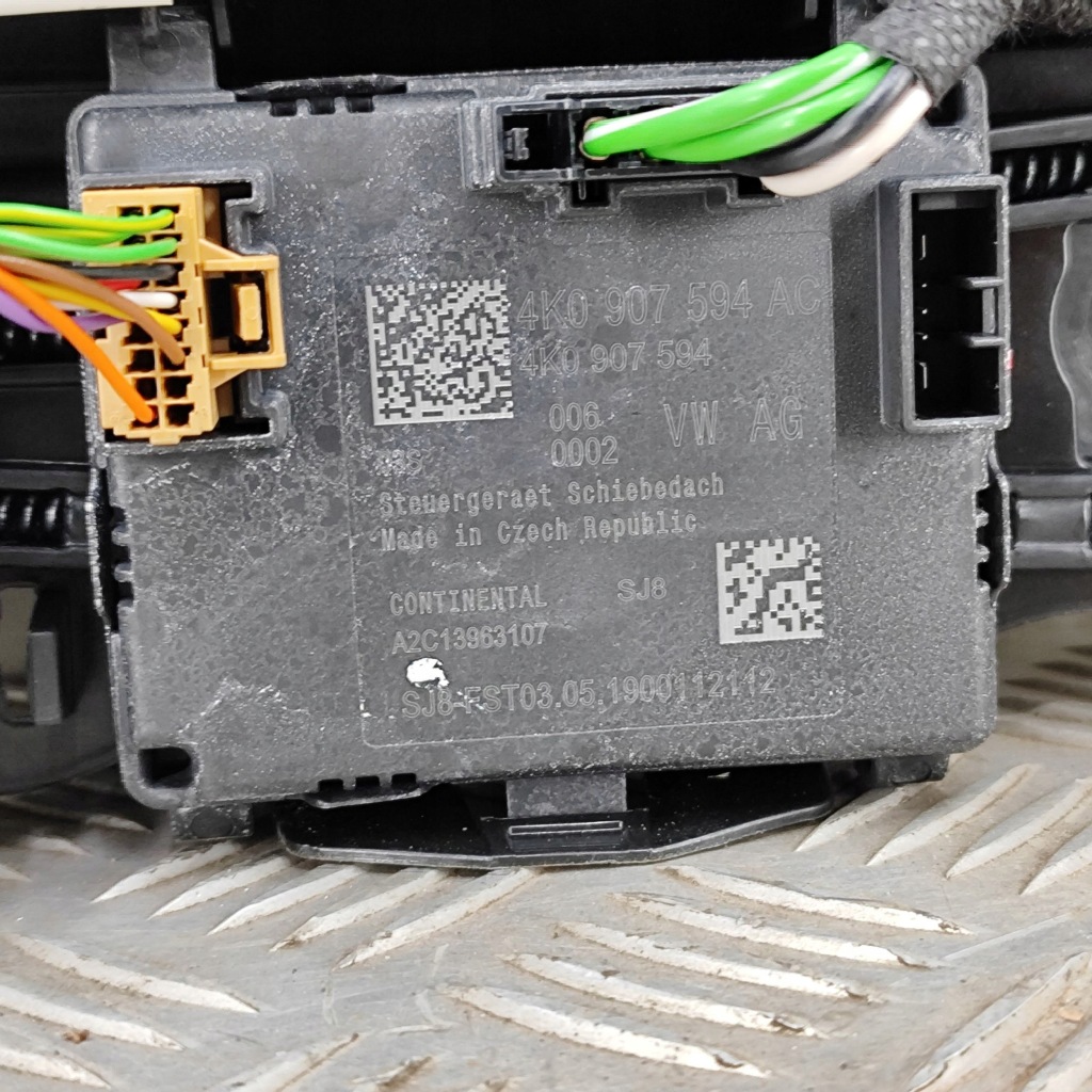 Audi e-tron 2019 люк комплект Киев