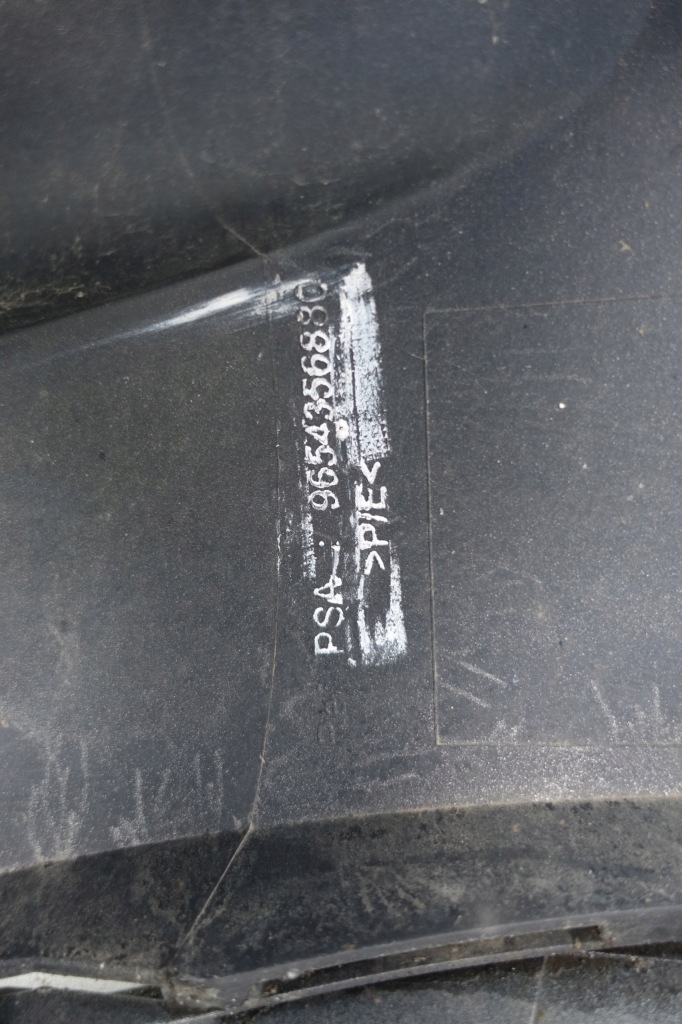 Peugeot 207 sport 2006-2009 бампер перед передній 9654356880 Оригінал