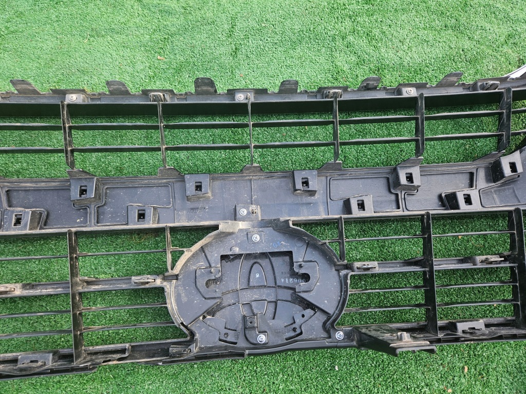 фото №13, Решётка радиатора решётка радиатора бампера перед toyota hilux viii 20-