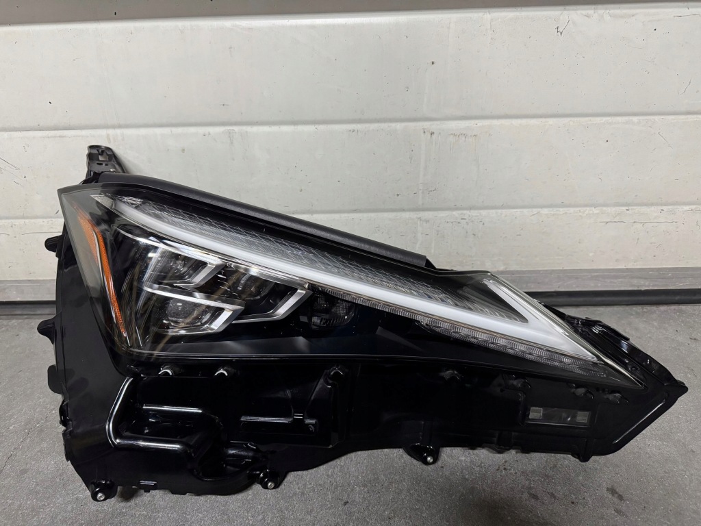 Lexus ux full led права лампа Ціна