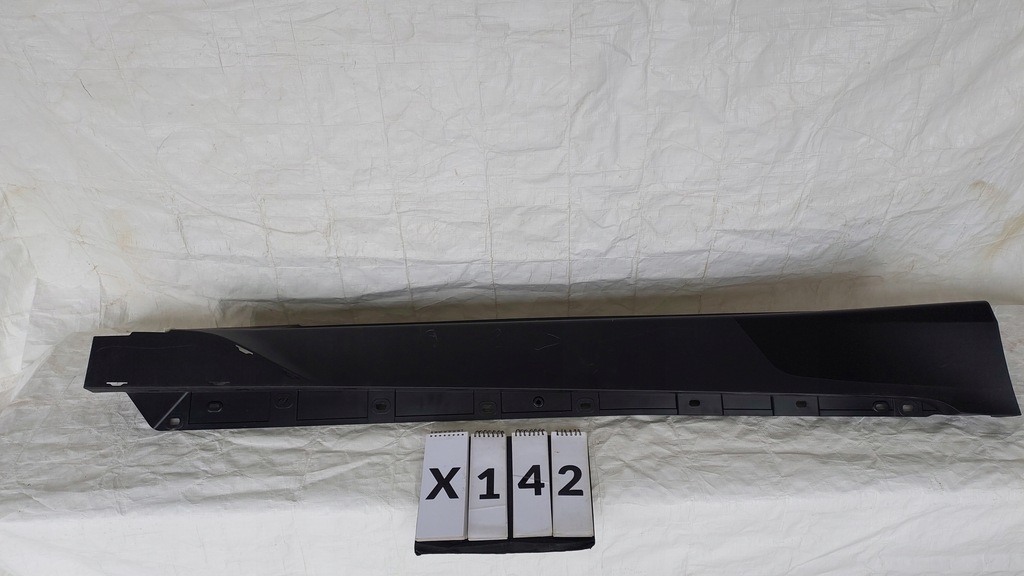 фото №1, Bmw i3 i01 накладка молдинг порог порог правая