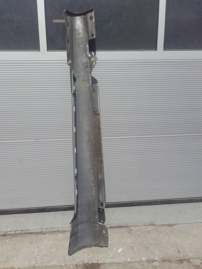 Mercedes slk r171 рестайлинг  молдинг порог левая правый Цена