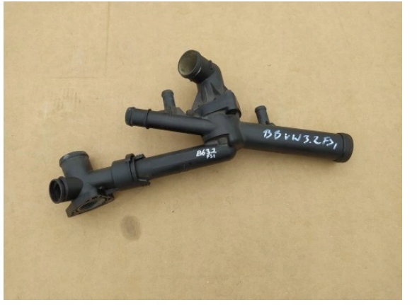 фото №1, Корпус термостата passat b6 audi 3.2 fsi