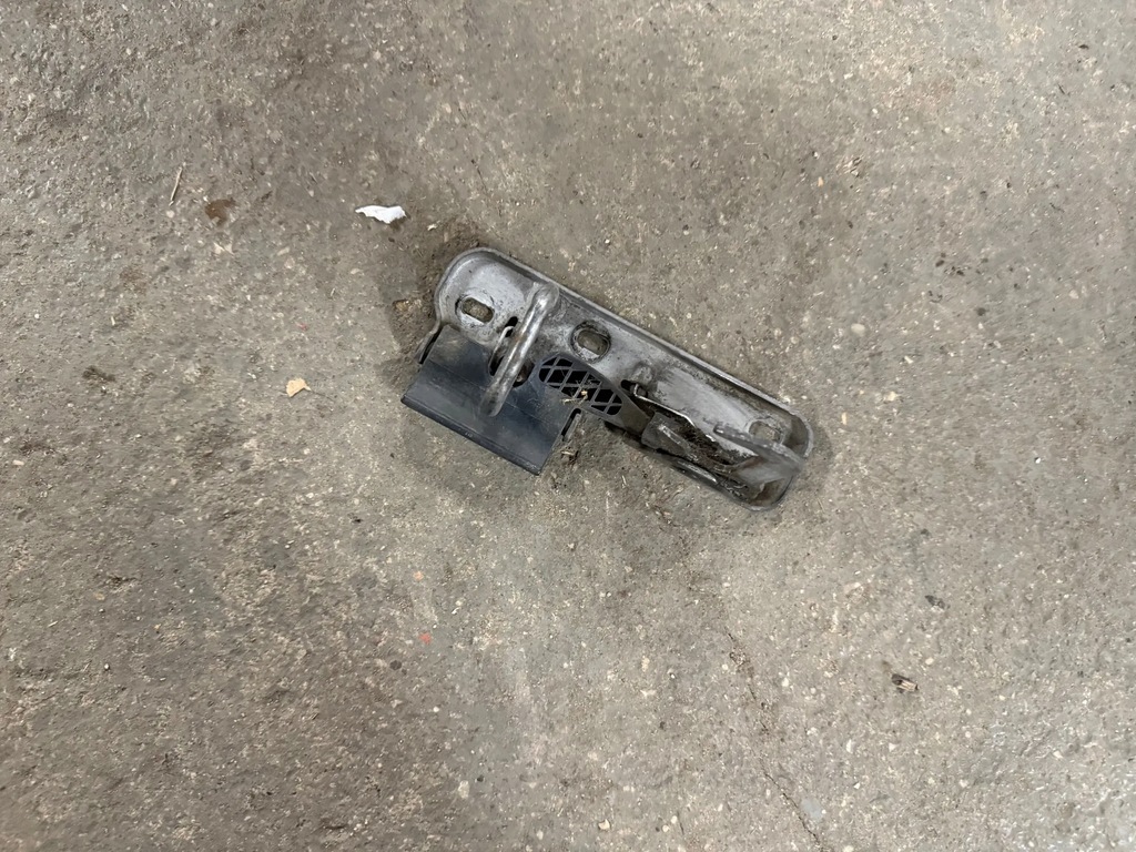 фото №1, Vw golf vi 5k замок засов капот