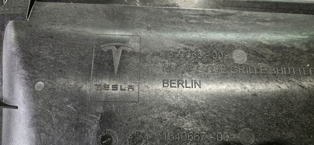 Повітропровід повітря впуск шторка жалюзі tesla model y 2020- Доставка