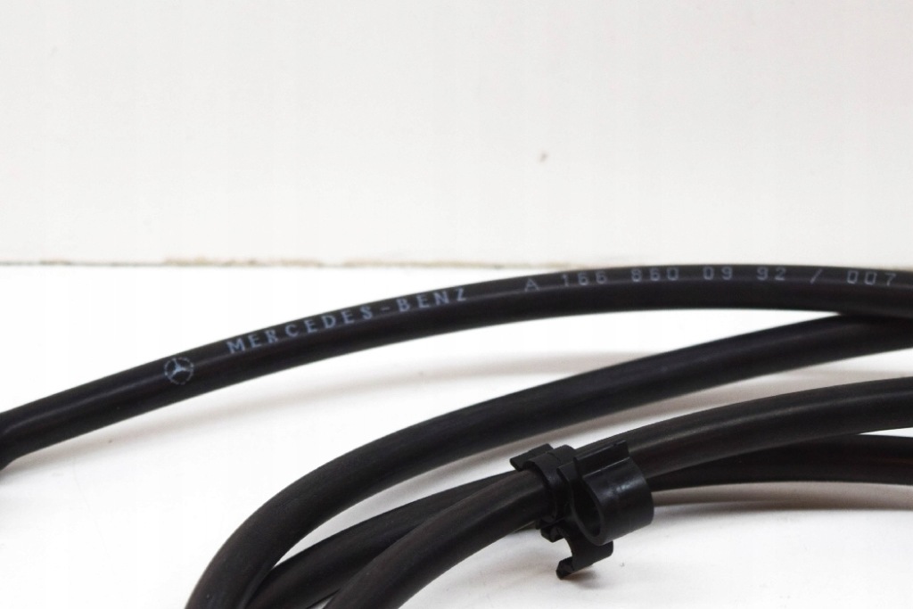 Mercedes-benz gle w166 пабтрубок  форсунка дворник a1668600992 оригинальный Недорого