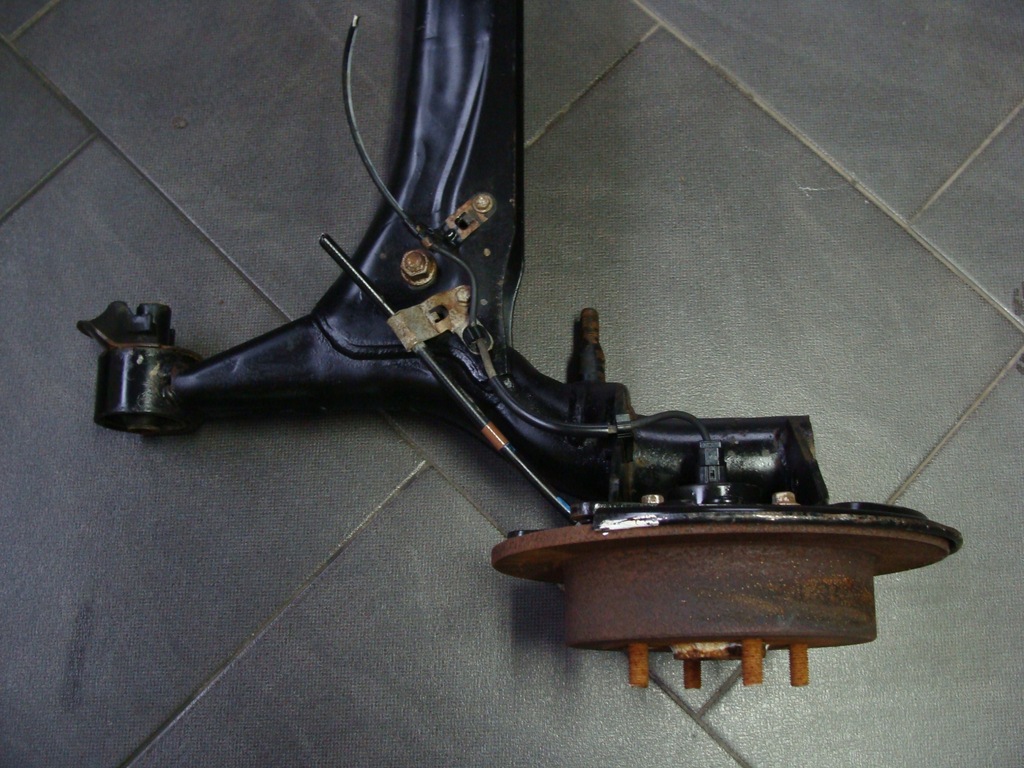 фото №4, Балка oś задня corolla verso !!!