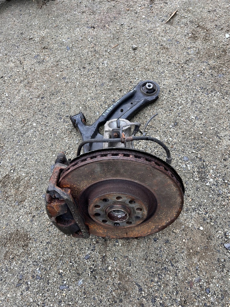 фото №1, Поворотный кулак левая рычаги 5qm407257 tiguan allspace 16-24 r 2.0 tdi