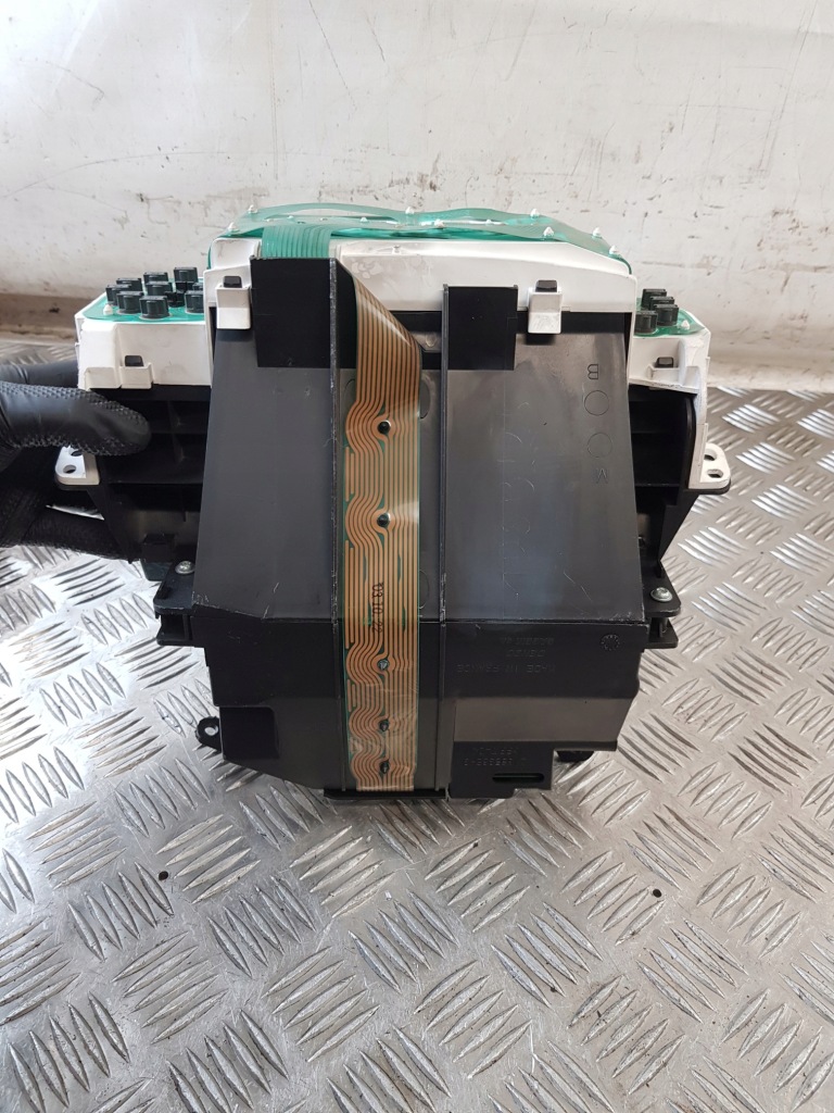 Панель 21655864-5 toyota yaris 1 рестайлінг  європа Київ