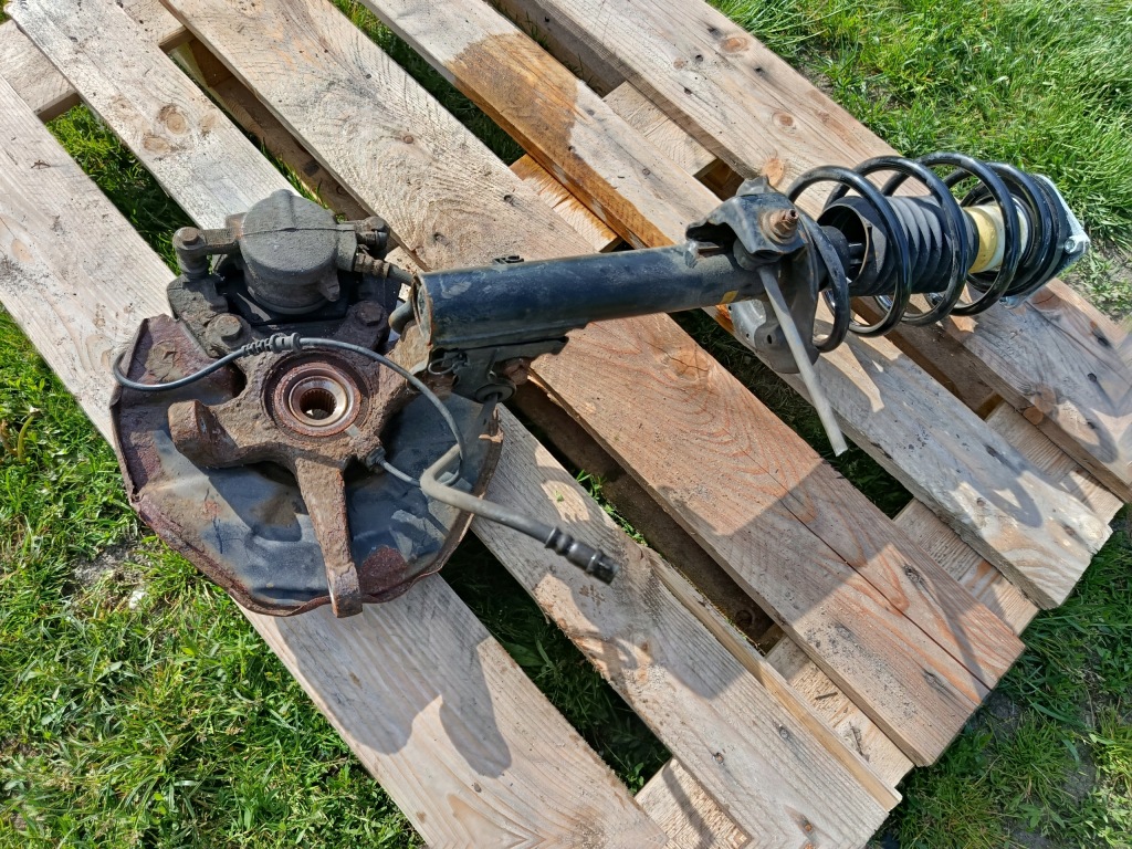 Купити Поворотний кулак ступиця підвіска ліва перед mercedes benz a w169 1,5