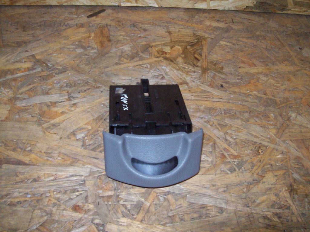 фото №1, Citroen xsara picasso пепельница