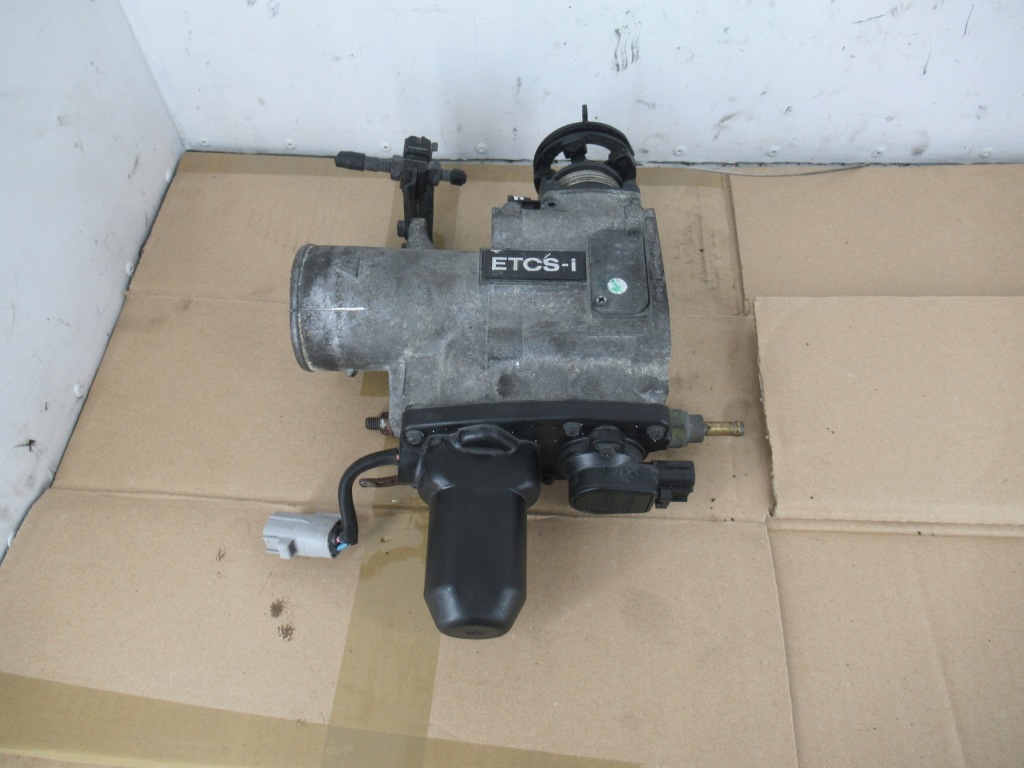 Дроссельная заслонка toyota lexus 2jz-ge 22030-46210 с Разборки