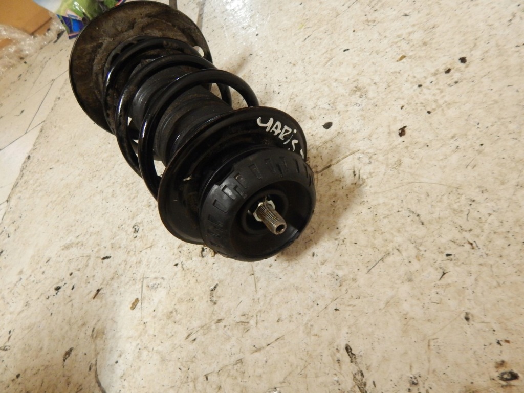 фото №4, Амортизатор правый toyota yaris iv 20-24