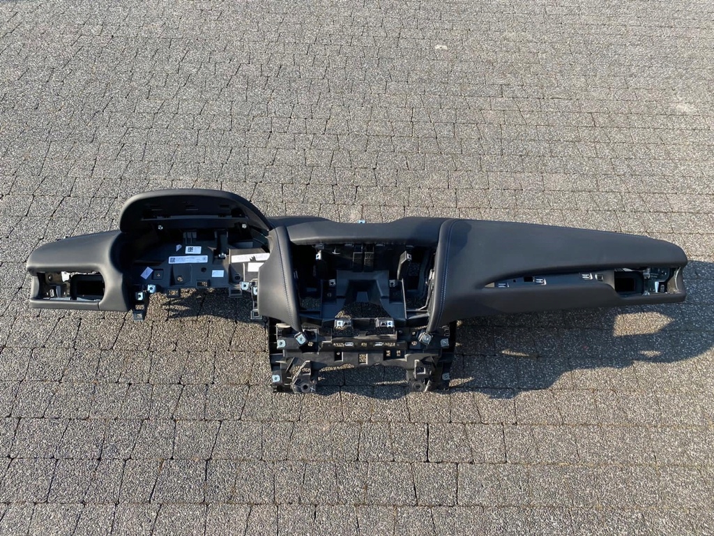 фото №1, Панель приладів консоль maserati levante czarna+ niebieskanić