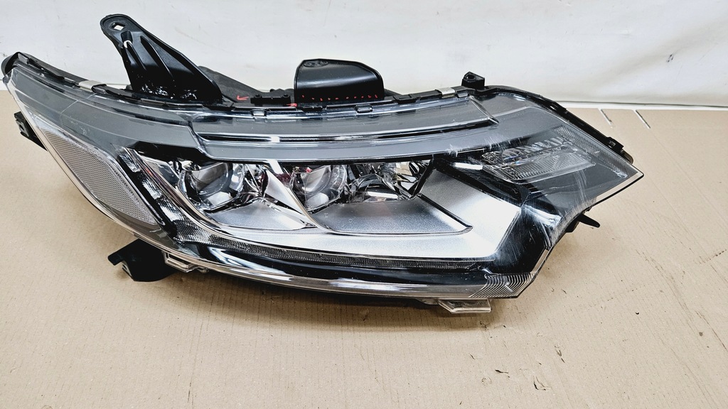 фото №1, Лампа перед права mitsubishi outlander iii lift