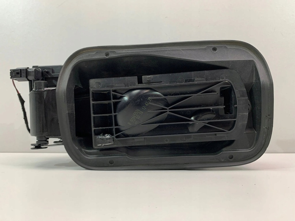 фото №1, Bmw 3 f30 f31 кришка заливної пального 7238100