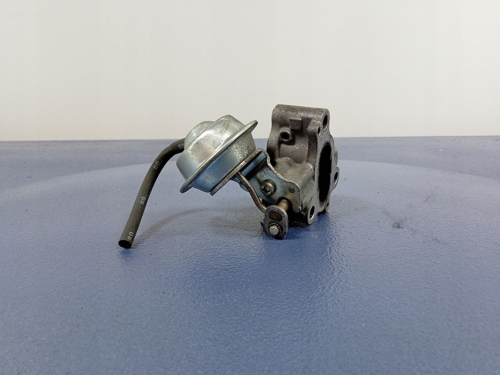 фото №4, Toyota auris i 1.4 d-4d дросельна заслінка радіатора egr