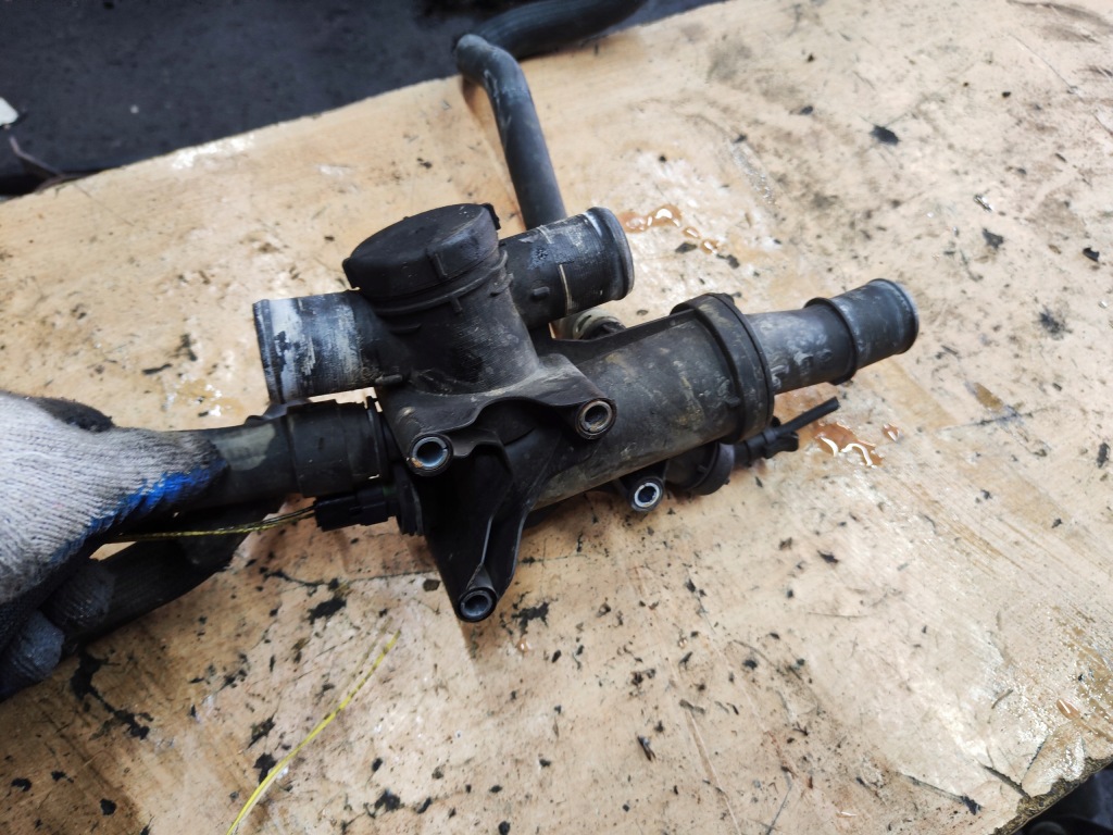 фото №2, Jumpy scudo expert ii 2.0 hdi патрубок корпус термостата