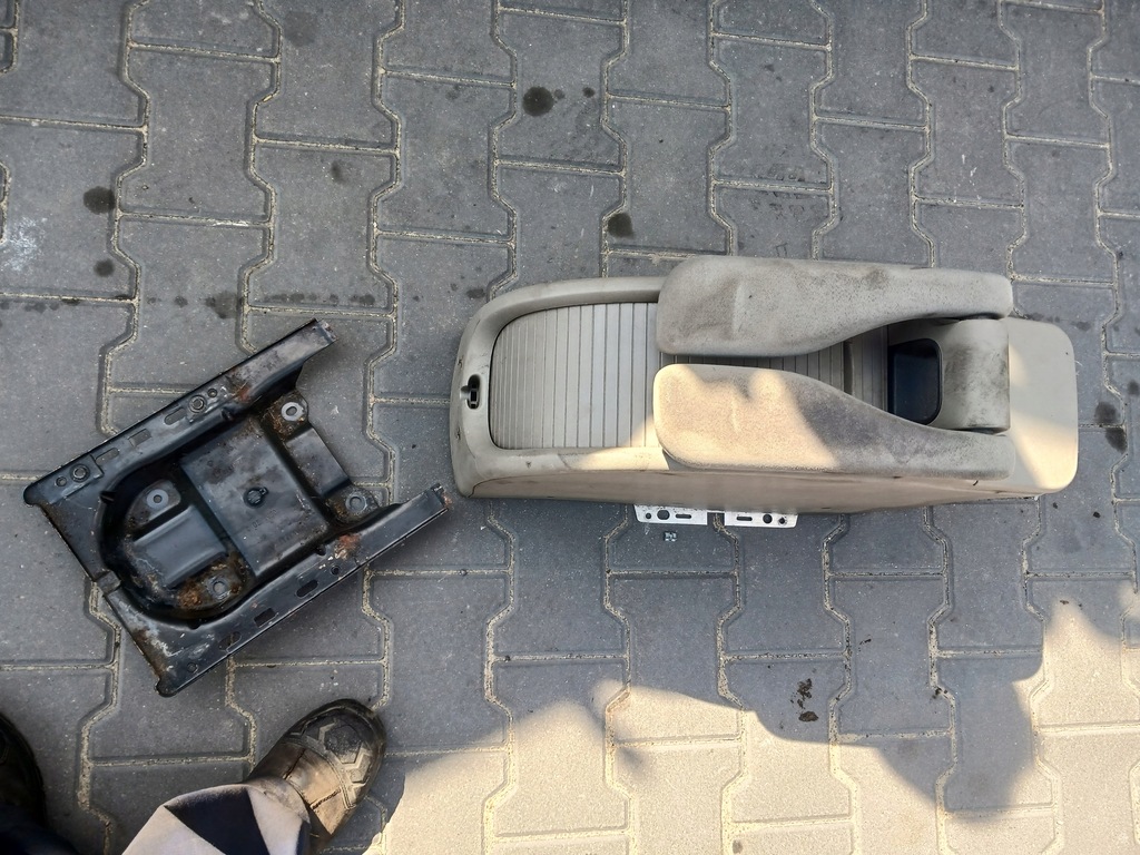 фото №1, Підлокітник тунель бардачок renault scenic ii 2 2005 rok