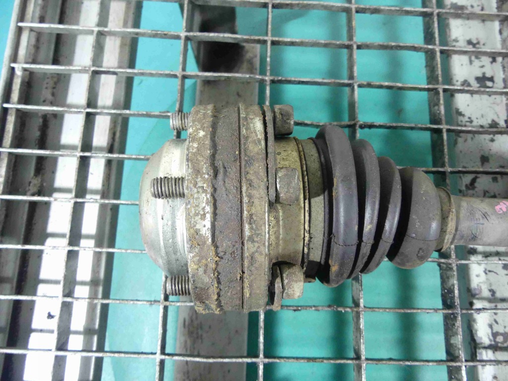 Приводной вал перед левая skoda octavia 2 1.9 tdi 4x4 man Оригинал