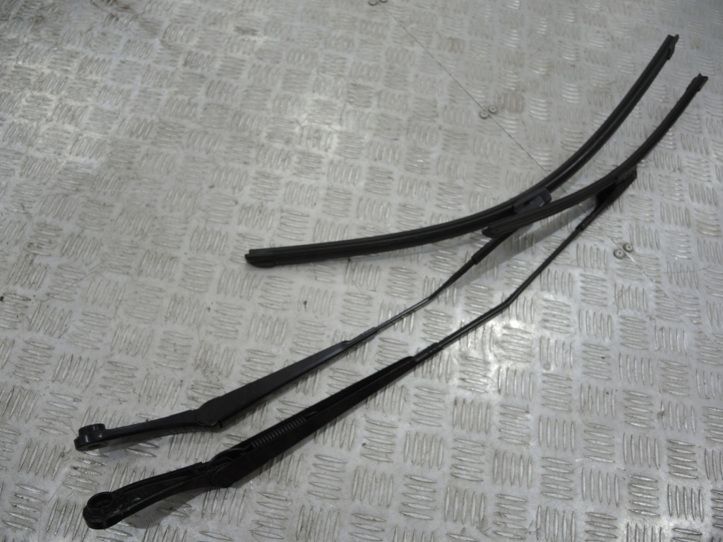 Купити Alfa giulia qv 2,9 v6 важелі двірник 50532573