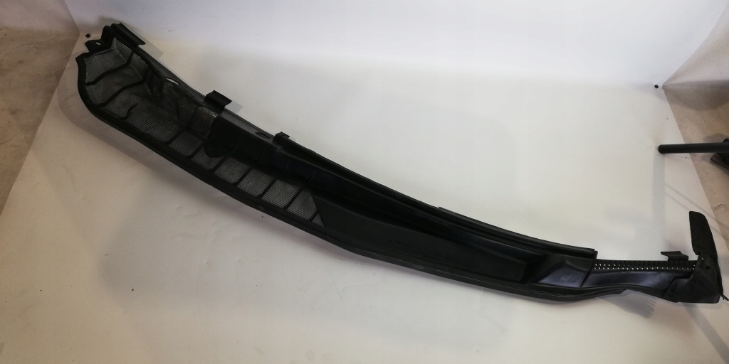 Жабо mercedes w126 c126 sec комплект 1268300513 1268301313 Ціна